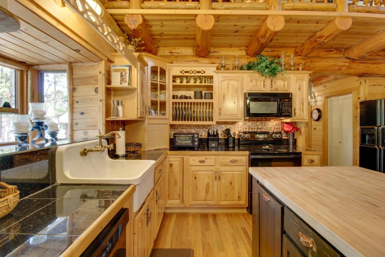 Lakeside Cabin On 2 Acres With Fire Pit And Hot Tub! Pinetop-Lakeside Bagian luar foto