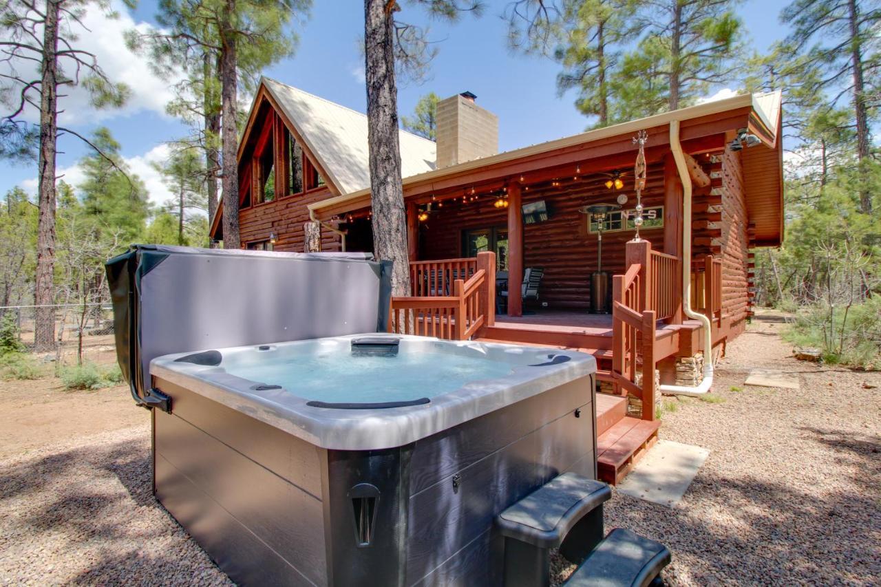 Lakeside Cabin On 2 Acres With Fire Pit And Hot Tub! Pinetop-Lakeside Bagian luar foto