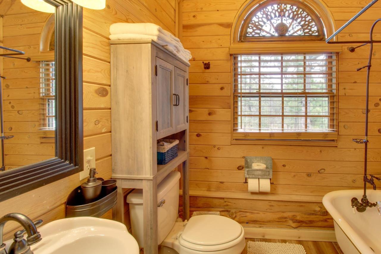 Lakeside Cabin On 2 Acres With Fire Pit And Hot Tub! Pinetop-Lakeside Bagian luar foto
